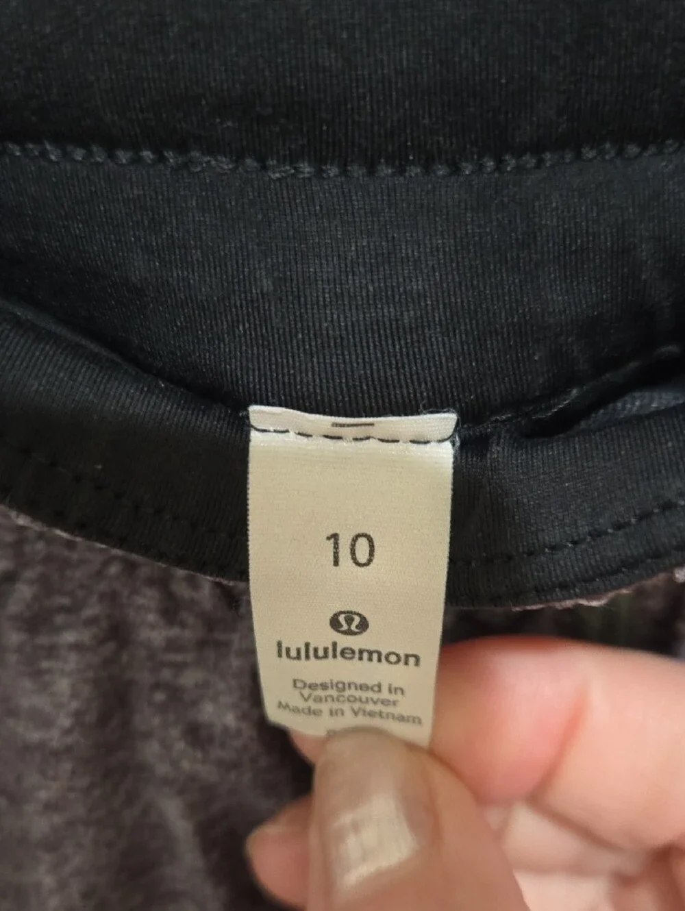 lululemon athletica women's heathered Grey running shorts